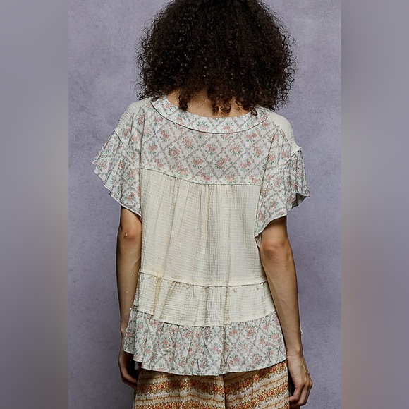 POL Floral V-Neck Short Sleeve Ruffled Double Gauze Blouse with Embroidery 🆕 - Picture 6 of 6